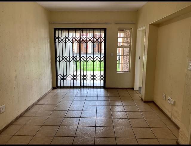2 BEDROOM APARTMENT FOR SALE IN COMET